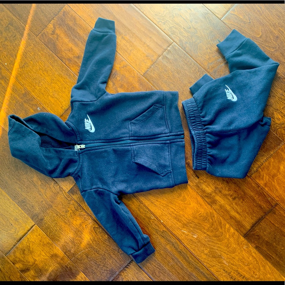 Nike jogging suit